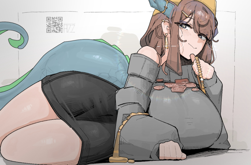 1girl, :>, artist_name, azz0422, bare_legs, bare_shoulders, black_eyes, black_skirt
