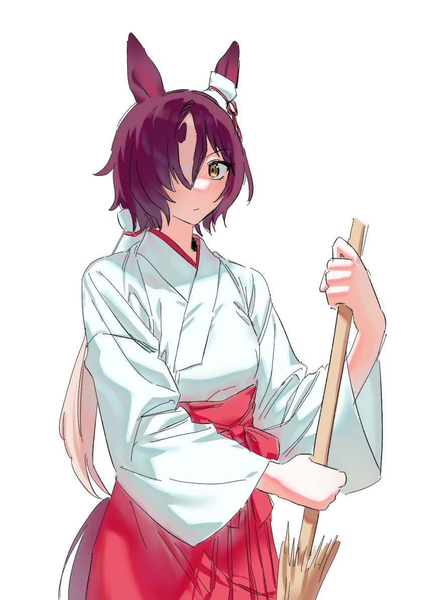 1girl, animal_ears, baejimile, blush, broom, brown_eyes, closed_mouth, commentary_request, hair_over_one_eye, hakama, hakama_skirt, highres, holding, holding_broom, horse_ears, horse_girl, horse_tail, japanese_clothes, kimono, long_hair, looking_at_viewer, multicolored_hair, purple_hair, red_hakama, simple_background, skirt, solo, tail, two-tone_hair, umamusume, very_long_hair, vodka_(umamusume), white_background, white_hair, white_kimono