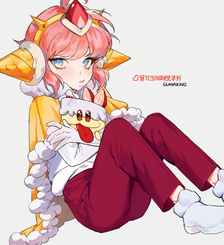 1girl, 9umaking, blue_eyes, blush, cape, cookie_run, cookie_run:_kingdom, fur-trimmed_cape, fur_trim, gloves, grey_background, highres, pants, pink_hair, pout, red_pants, shirt, shoes, short_hair, simple_background, solo, strawberry_crepe_cookie, translation_request, white_gloves, white_shirt, white_shoes, yellow_cape