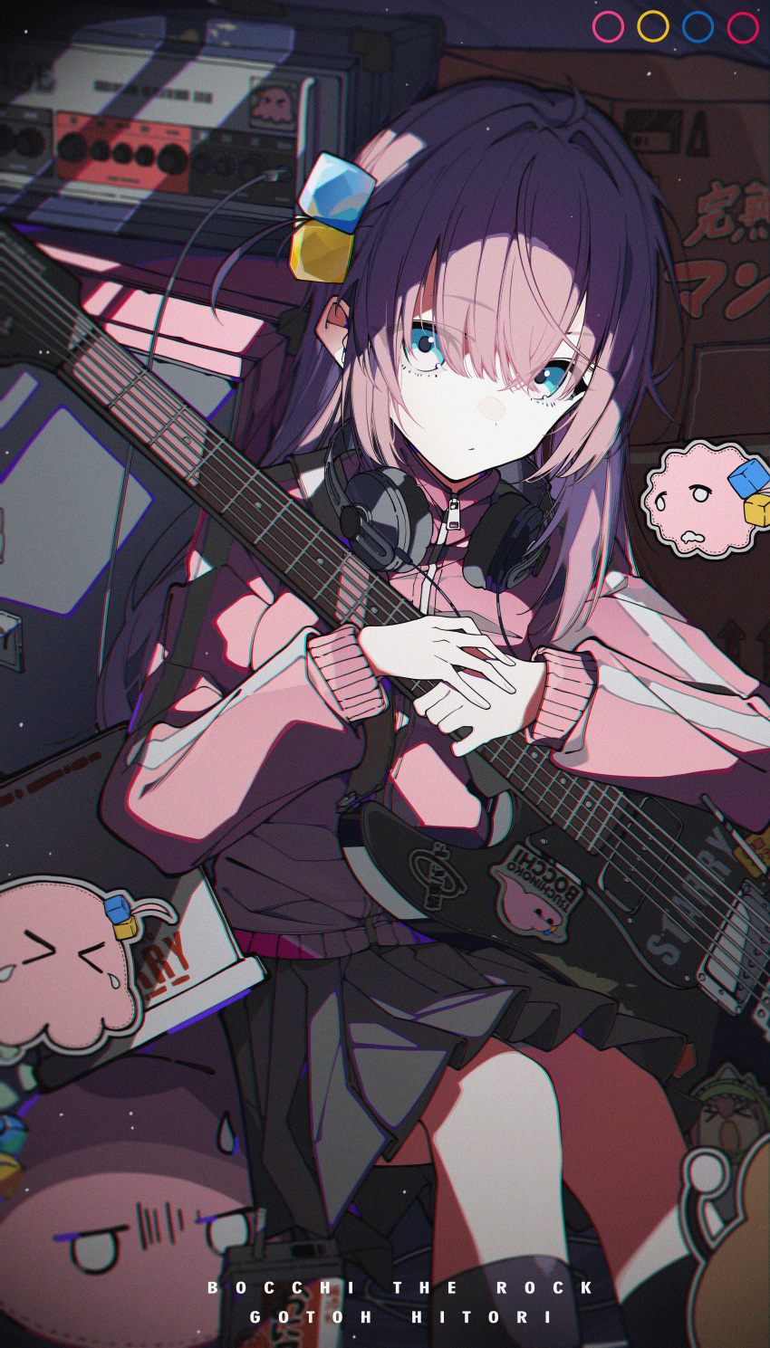 >_<, 1girl, absurdres, black_skirt, black_socks, blue_eyes, bocchi_the_rock!, box
