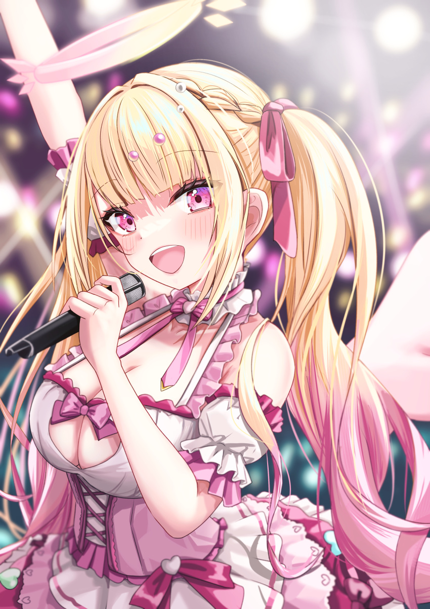1girl, absurdres, blonde_hair, breasts, highres, long_hair, microphone, nanami_meari