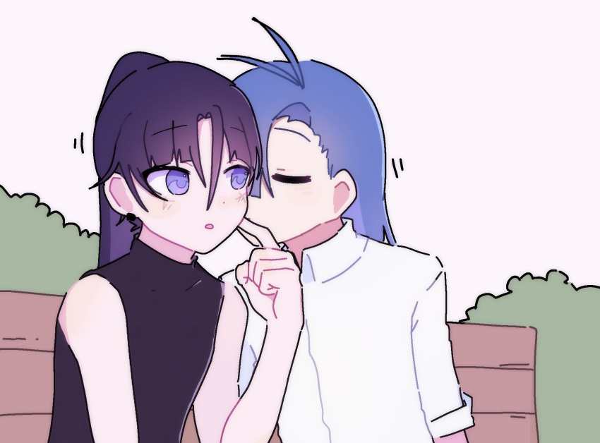 2girls, ado_(utaite), ahoge, bench, black_shirt, blue_eyes, blue_hair, chinese_commentary