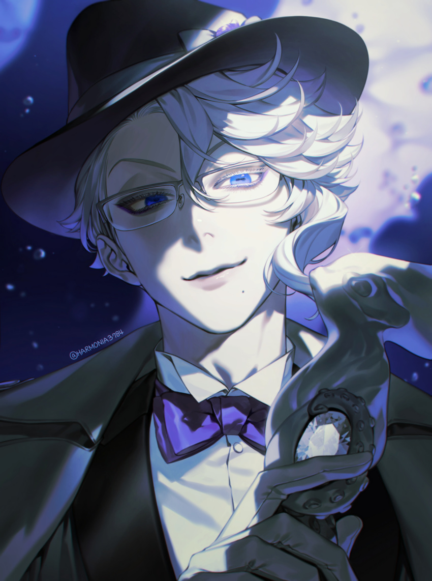 1boy, absurdres, amandasu, azul_ashengrotto, blue_eyes, bow, bowtie, commentary_request, glasses, hat, highres, korean_commentary, light_smile, lips, looking_at_viewer, male_focus, mole, mole_under_mouth, purple_bow, purple_bowtie, semi-rimless_eyewear, solo, twisted_wonderland, twitter_username, upper_body
