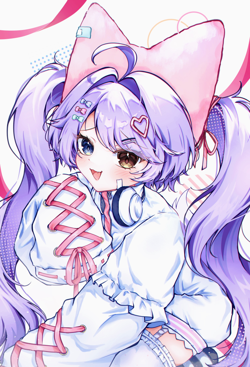 1girl, absurdres, ahoge, blue_eyes, blush, bow, brown_eyes, commentary_request