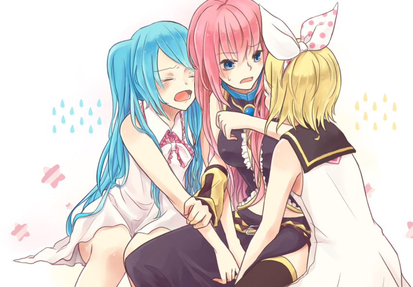 angry, aqua_hair, blonde_hair, blue_eyes, girl_sandwich, hatsune_miku, hug, kagamine_rin