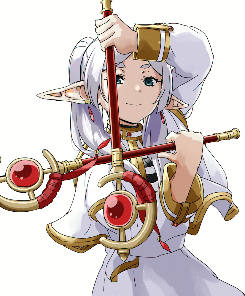 1girl, alexander_anderson's_pose, capelet, dual_wielding, earrings, elf, floating_earrings, frieren, hellsing, holding, holding_staff, jewelry, looking_at_viewer, mage_staff, parted_bangs, pointy_ears, pose_imitation, smile, solo, sousou_no_frieren, staff, teardrop_earrings, torako_(toramaru), twintails, white_background, white_capelet, white_hair