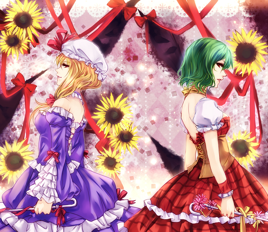 adapted_costume, blonde_hair, flower, green_hair, hat, kazami_yuuka, multiple_girls, red_eyes
