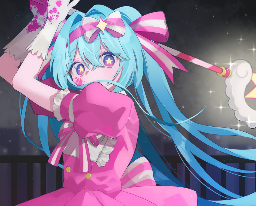 1girl, aqua_hair, blood, blood_on_face, blood_on_hands, bow, commentary_request, dress, elbow_gloves, gloves, gradient_eyes, hairband, hatsune_miku, highres, holding, holding_staff, ima_sugu_rinne_(vocaloid), kumakata_roosu, long_hair, looking_at_viewer, mage_staff, magical_girl, multicolored_eyes, night, pink_blood, pink_dress, pink_eyes, pink_hairband, solo, sparkle, staff, star-shaped_pupils, star_(symbol), star_wand, symbol-shaped_pupils, symbol_in_eye, twintails, very_long_hair, vocaloid