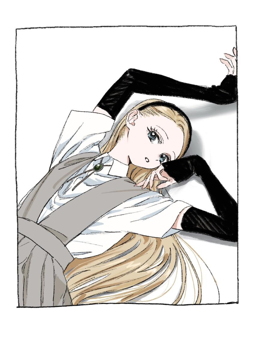 1girl, arm_up, black_hairband, blonde_hair, blue_eyes, bolo_tie, border, collared_shirt