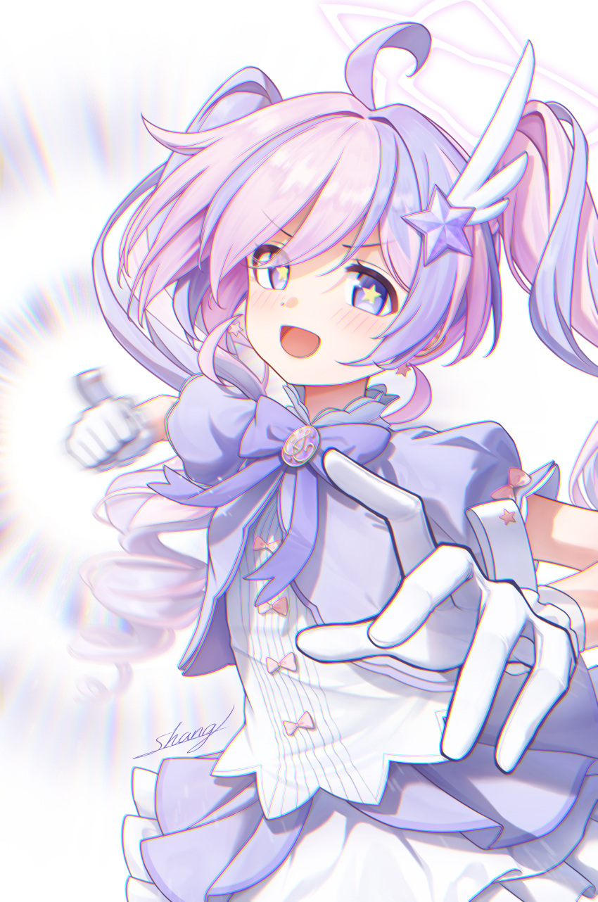 1girl, absurdres, ahoge, blue_archive, bow, bowtie, chinese_commentary, clenched_hand