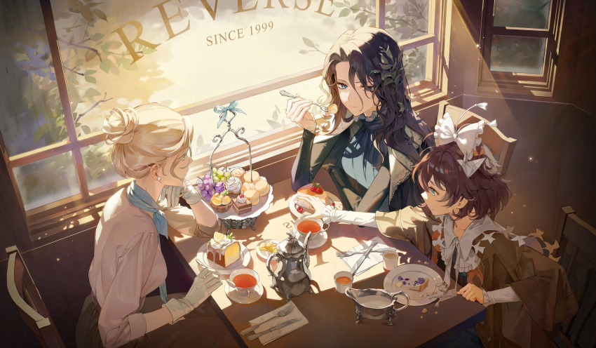 3girls, absurdres, aqua_eyes, black_cloak, black_hair, black_shirt, blonde_hair, blue_eyes