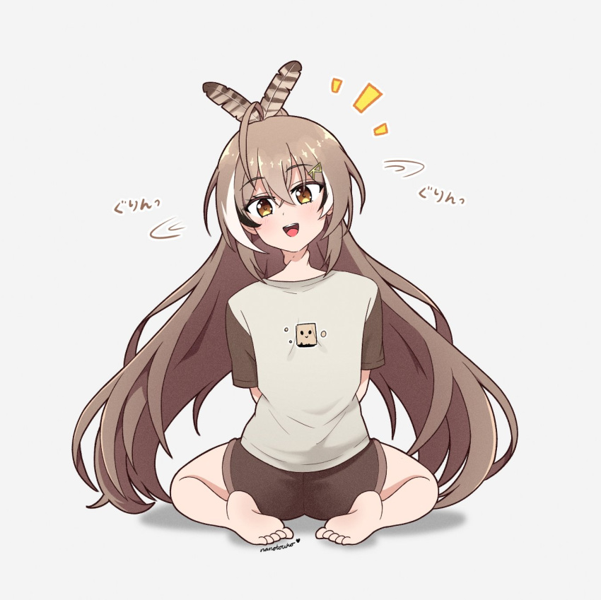 1girl, ahoge, brown_eyes, brown_hair, feather_hair_ornament, feathers, feral_instincts, friend_(nanashi_mumei), hair_ornament, hairclip, highres, hololive, hololive_english, long_hair, looking_at_viewer, multicolored_hair, nanashi_mumei, nanohara_touko, ponytail, shirt, smile, streaked_hair, very_long_hair, virtual_youtuber, white_shirt