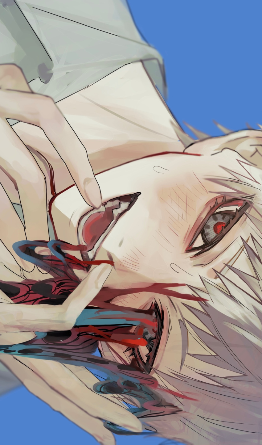 1boy, blue_background, body_horror, collared_shirt, commentary, fangs, hashtag-only_commentary, highres, hikaru_ga_shinda_natsu, indou_hikaru, looking_at_viewer, male_focus, melting_eyes, melting_face, open_mouth, red_pupils, shirt, short_hair, sideways, simple_background, solo, teeth, tongue, white_hair, white_shirt, yosei_bin