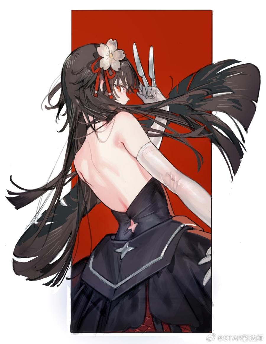 1girl, bare_back, black_dress, black_hair, dress, flower, girls'_frontline_2:_exilium, girls_frontline, gloves, hair_ornament, holding, holding_knife, knife, looking_back, red_background, red_eyes, sakura_(girls'_frontline_2), solo, starshadowmagician, type_100_(girls'_frontline), type_100_(tale_of_the_butterflies)_(girls'_frontline), watermark, weibo_watermark, white_flower, white_gloves