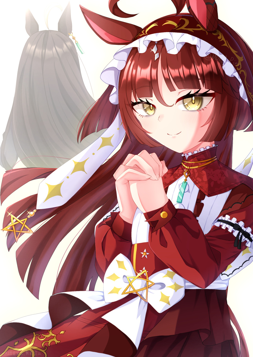 1girl, 2girls, absurdres, ahoge, black_hair, breasts, closed_mouth, commentary_request, hair_between_eyes, hair_ornament, highres, horse_girl, jewelry, looking_at_viewer, manhattan_cafe_(umamusume), moka_(pixiv68858569), multiple_girls, necklace, own_hands_clasped, own_hands_together, red_desire_(umamusume), red_hair, simple_background, small_breasts, smile, solo, umamusume, white_background, yellow_eyes