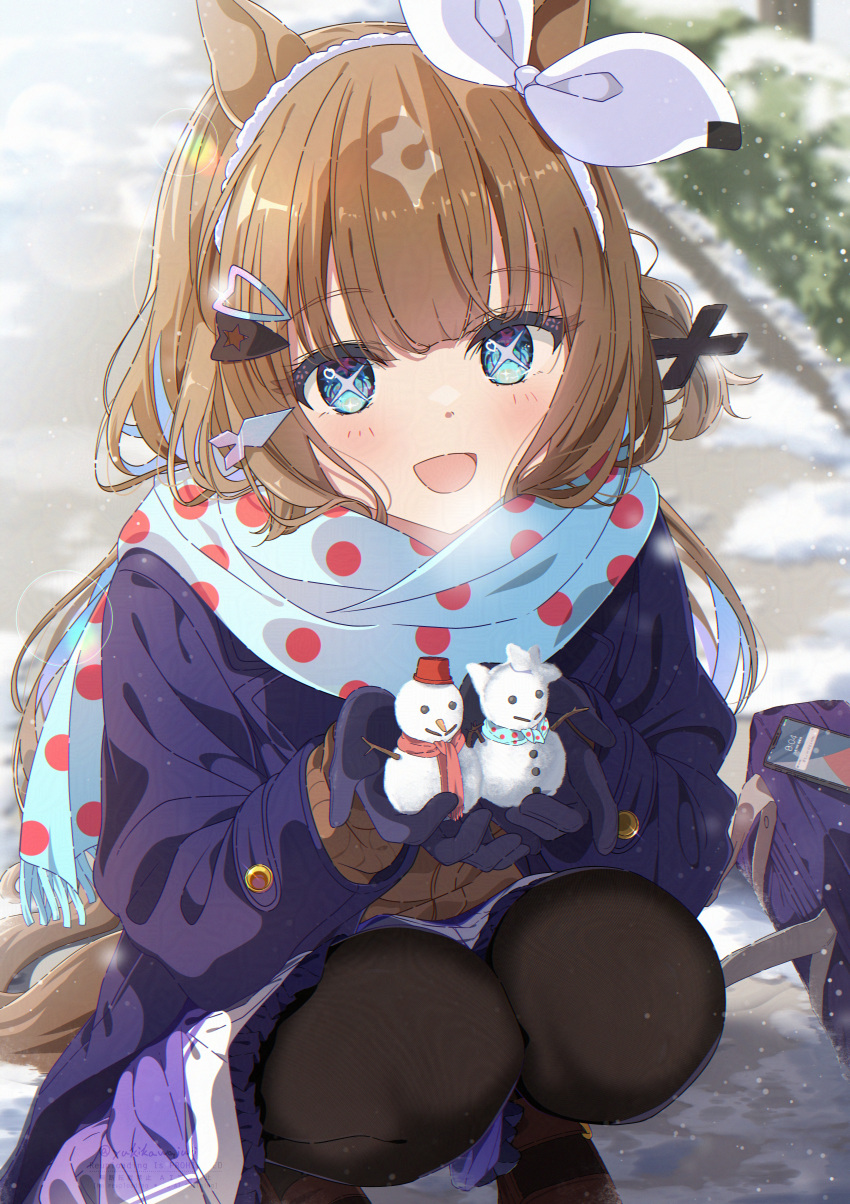 +_+, 1girl, absurdres, almond_eye_(umamusume), animal_ears, bag, black_gloves, black_pantyhose