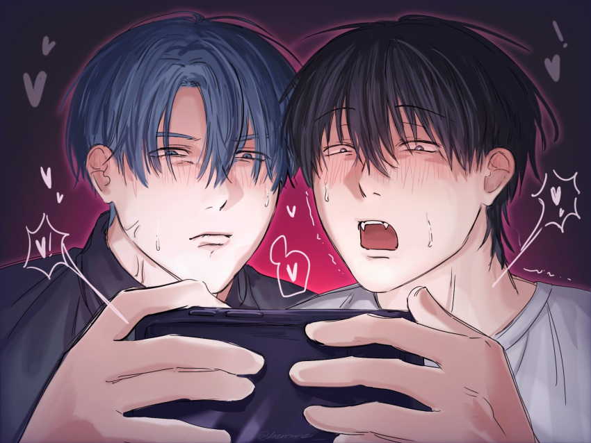 2boys, black_hair, black_shirt, blue_hair, cellphone, hair_between_eyes, han_maru, hanmaruate