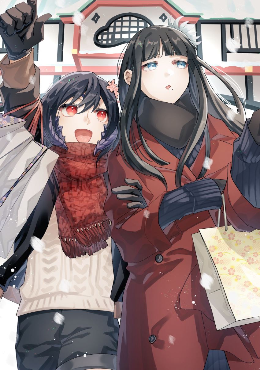 1girl, 1other, au_ra, bag, black_hair, black_horns, black_scales, black_scarf, blunt_bangs, coat, commission, commissioner_upload, dragon_horns, final_fantasy, final_fantasy_xiv, flower, gloves, green_eyes, hair_flower, hair_ornament, highres, holding, horns, hyur, izumi_tol_amulius, kugane_(ff14), long_hair, long_sleeves, mole, mole_under_mouth, open_mouth, original, red_coat, red_eyes, red_scarf, scales, scarf, shopping_bag, shorts, sikiso_soso, skeb_commission, smile, snow, snowing, straight_hair, sweater, yotsuyu_goe_brutus