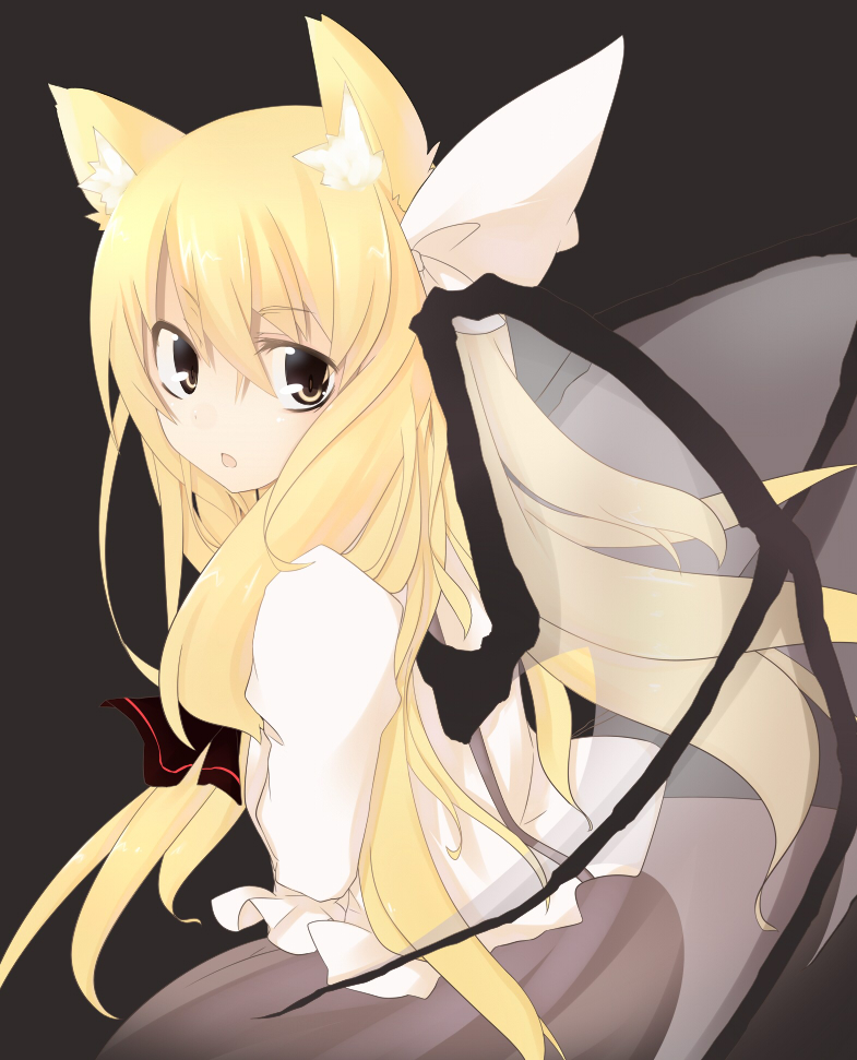animal_ears, black_background, blonde_hair, cat_ears, face, hair_ribbon, kemonomimi_mode, kuroi_mizore