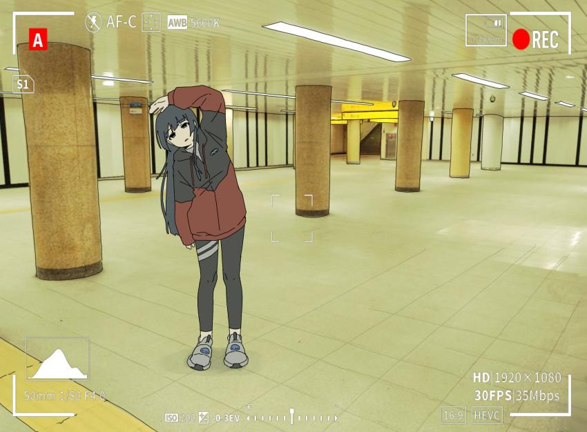 1girl, arm_up, backrooms_(creepypasta), black_hair, black_jacket, black_leggings, blue_eyes, blunt_bangs