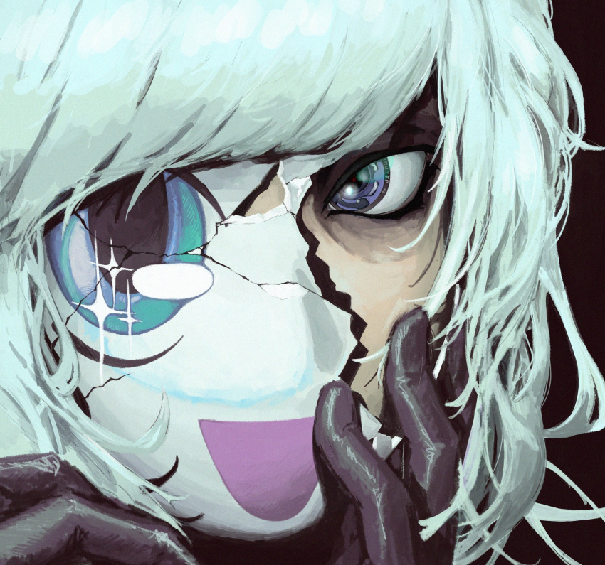 1girl, android, animegao, black_background, black_eyeliner, black_gloves, blue_eyes, broken_mask, close-up, commentary, cosplay, cracked_kawaii_mask, english_commentary, eyeliner, film_grain, gloves, hand_on_own_cheek, hand_on_own_face, highres, kigurumi, lens_eye, looking_at_viewer, makeup, marie_(peripeteia), mask, meme, painterly, peripeteia, portrait, pursuit_curve, short_hair, solo, tsurime, white_hair