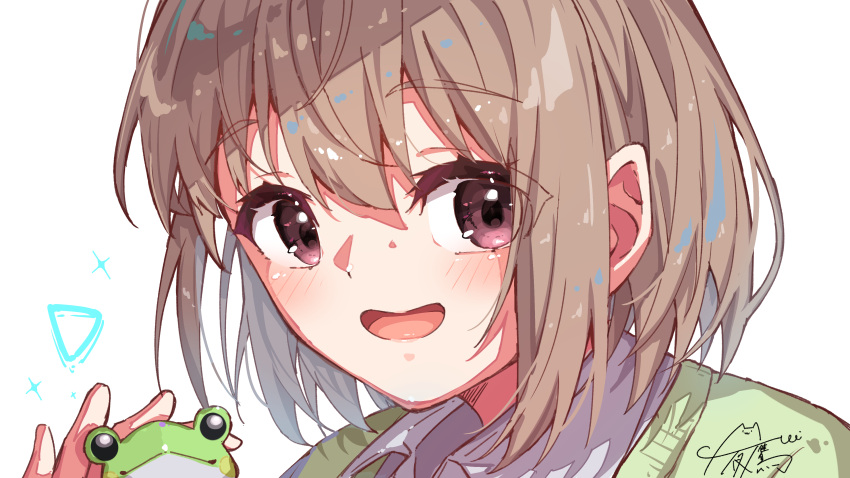 1girl, absurdres, brown_hair, commentary, frog, green_shirt, harusaki_nodoka, harusaki_nodoka_(1st_costume), highres, hololive, looking_at_viewer, medium_hair, open_mouth, red_eyes, shirt, smile, solo, u_da_desu, virtual_youtuber, white_background