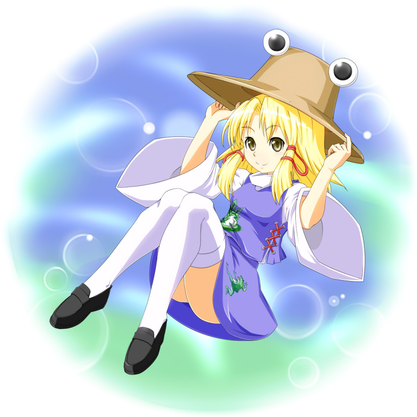 blonde_hair, eyes, frog, hat, highres, moriya_suwako, smile, solo