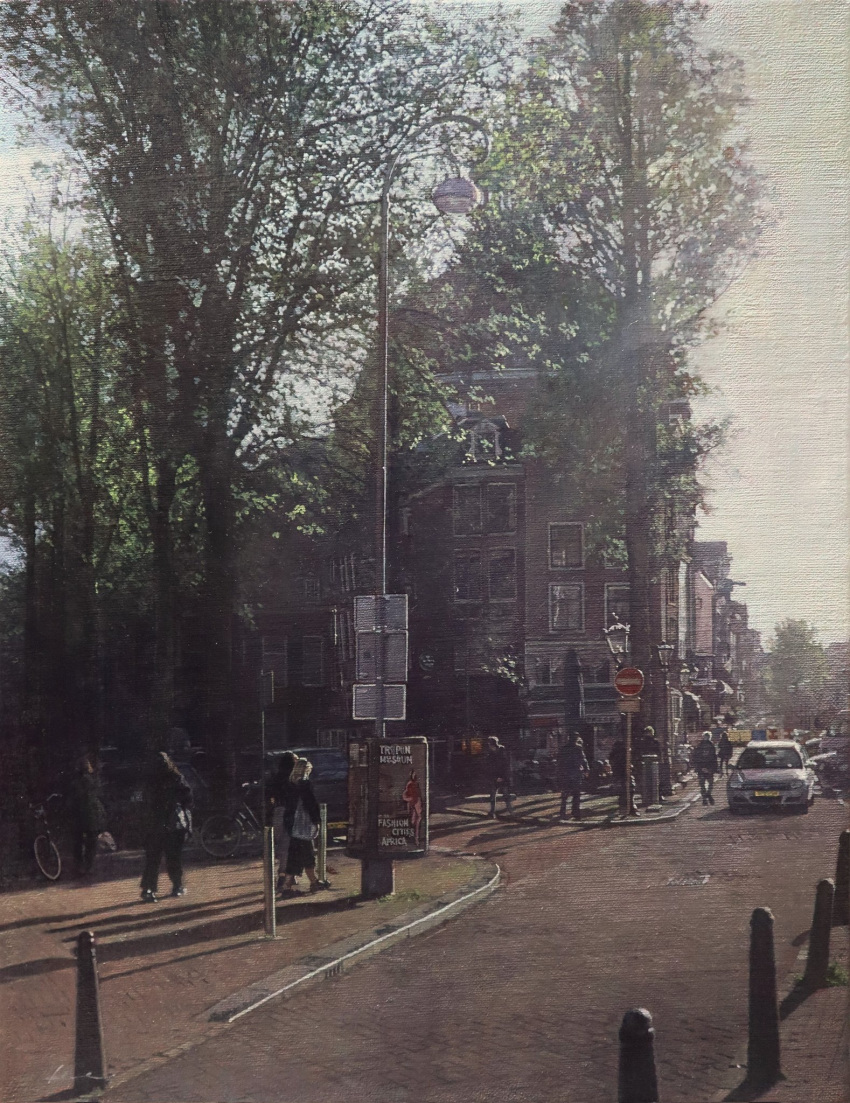 6+others, apartment, bicycle, bollard, building, car, check_commentary, check_vehicle