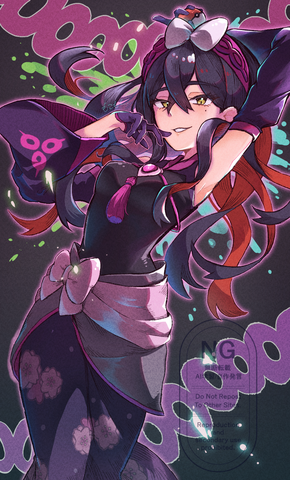 1girl, arm_up, armpits, black_hair, black_kimono, bow, bow_hairband, breasts, carmine_(pokemon), carmine_(sygna_suit)_(pokemon), colored_inner_hair, commentary_request, crossed_bangs, detached_sleeves, gloves, hair_between_eyes, hairband, highres, holding, holding_poke_ball, japanese_clothes, kimono, long_hair, long_sleeves, looking_at_viewer, mkmk_san1126, mole, mole_under_mouth, multicolored_hair, official_alternate_costume, pink_hairband, poke_ball, poke_ball_(basic), pokemon, pokemon_masters_ex, purple_gloves, red_hair, small_breasts, smile, two-tone_hair, white_bow, yellow_eyes