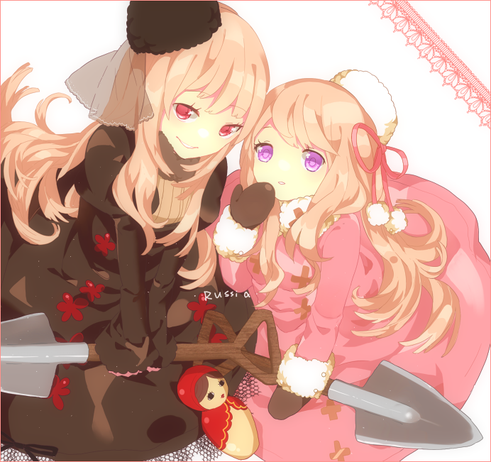 axis_powers_hetalia, bad_id, blonde_hair, blush, coat, dark_persona, doll, dress, dual_persona, flower, genderswap, gloves, grin, hat, long_hair, looking_up, matryoshka_doll, men_(shinky), multiple_girls, open_mouth, purple_eyes, red_eyes, russia_(hetalia), shovel, smile, violet_eyes, worktool