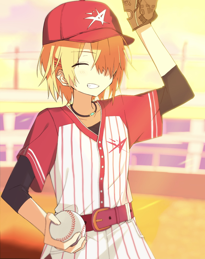 1girl, ball, baseball, baseball_(object), baseball_cap, baseball_mitt, brown_hair, chinese_commentary