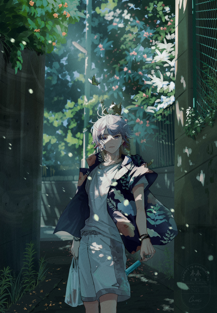 1boy, absurdres, animal_on_head, bracelet, bug, butterfly, ca_mei, cat, cat_on_head, chain, chain-link_fence, chain_necklace, closed_mouth, cowboy_shot, fence, food, fuwa_minato, fuwa_minato_(6th_costume), grey_hair, hair_between_eyes, hashtag-only_commentary, hawaiian_shirt, highres, holding, holding_food, holding_popsicle, jewelry, light_rays, looking_at_viewer, male_focus, multicolored_hair, multiple_rings, necklace, nijisanji, official_alternate_costume, on_head, open_clothes, open_shirt, outdoors, plant, popsicle, ring, shirt, short_hair, short_sleeves, shorts, solo, streaked_hair, violet_eyes, virtual_youtuber, white_shirt, white_shorts