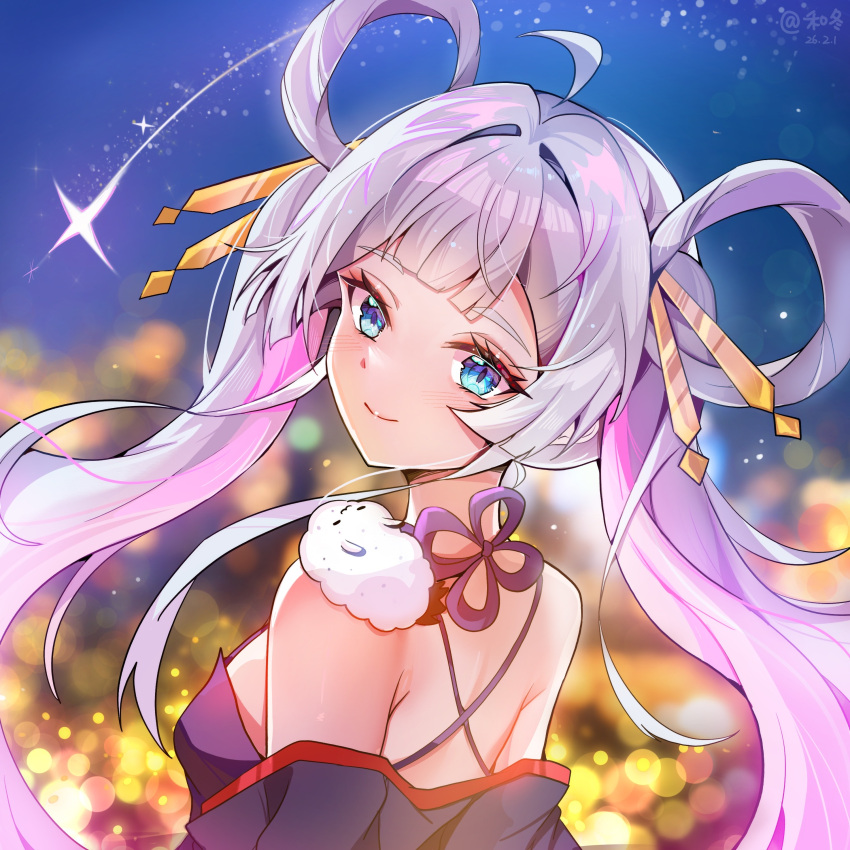 1girl, absurdres, ahoge, bare_shoulders, blue_eyes, blurry, breasts, chinese_commentary