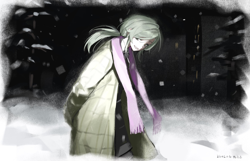 1girl, arms_behind_back, chuanzhoujikou, from_side, green_hair, green_jacket, grin, highres