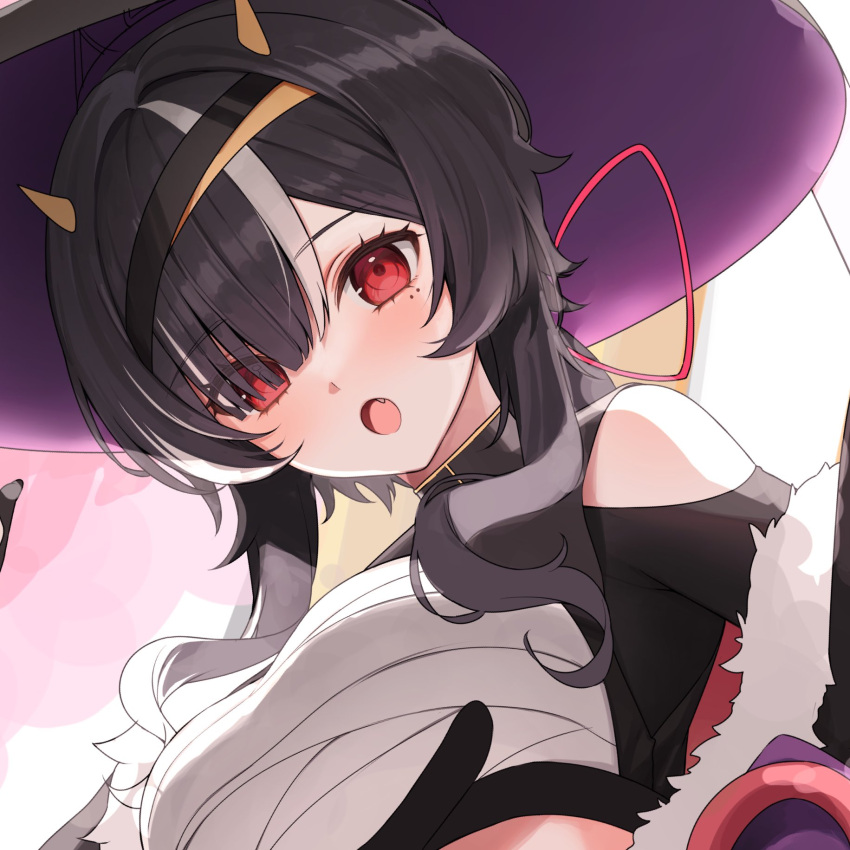 0707_una, black_hair, black_shirt, blush, bow, chest_sarashi, colored_inner_hair, commentary_request