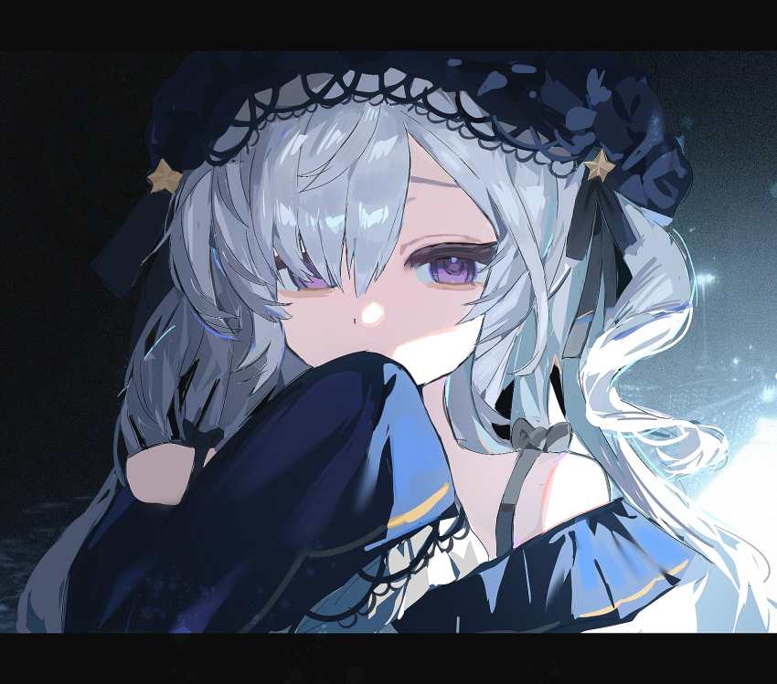1girl, blue_hairband, chinese_commentary, commentary_request, covering_own_mouth, gothic_lolita, hair_over_one_eye, hairband