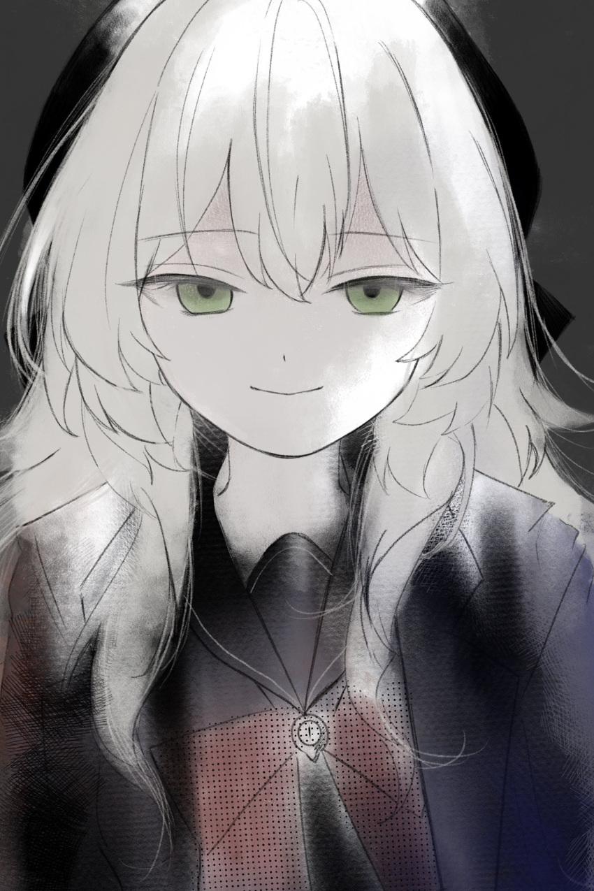 1girl, absurdres, black_hat, black_serafuku, blue_archive, bow, bowtie, closed_mouth, expressionless, green_eyes, grey_background, grey_hair, hair_between_eyes, hat, highres, kaneda_ichi_(kusamoeta), long_hair, looking_at_viewer, professor_niyaniya_(blue_archive), red_bow, red_bowtie, school_uniform, serafuku, solo, upper_body