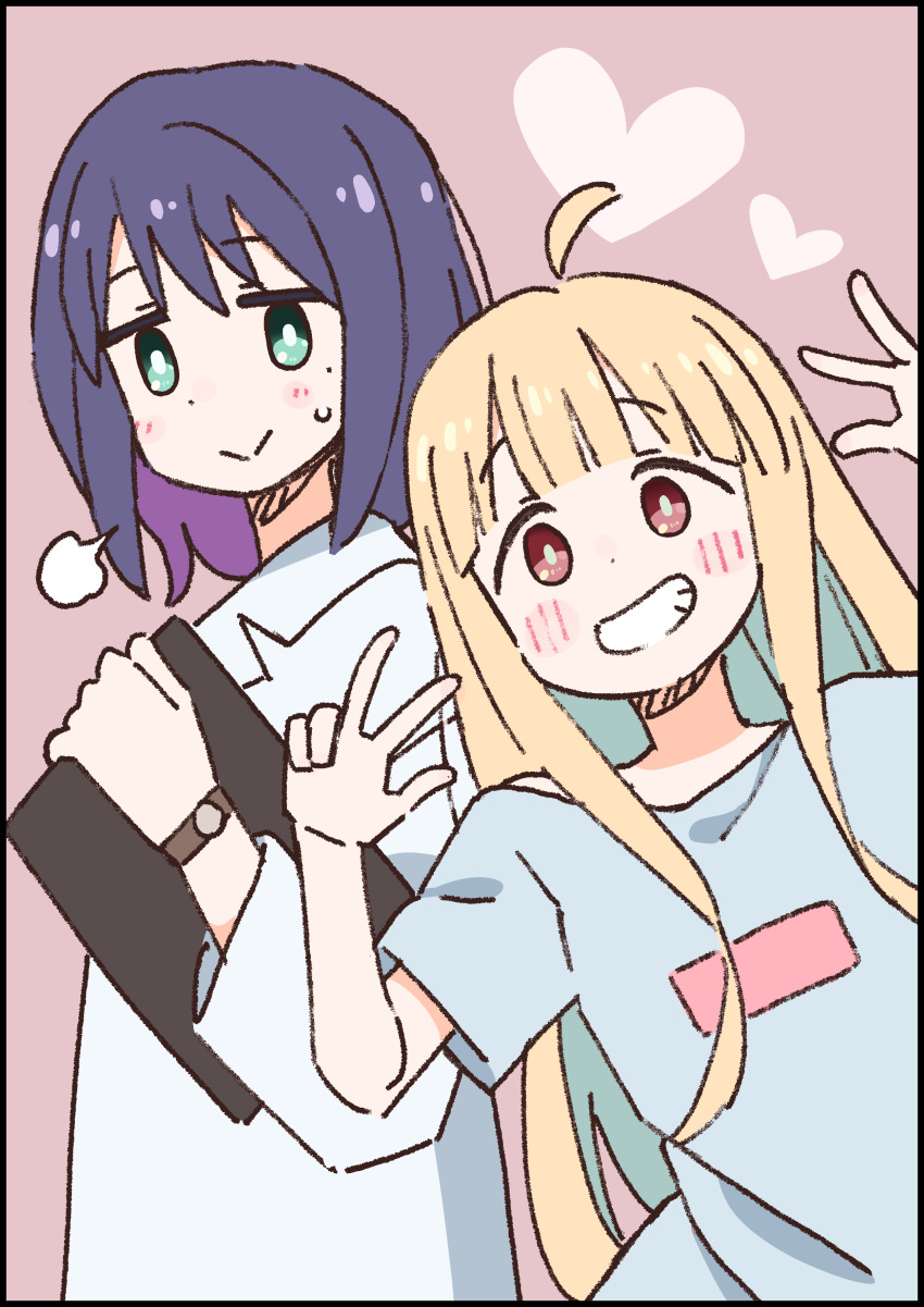2girls, :>, absurdres, ahoge, aqua_hair, bare_arms, black_hair, blonde_hair