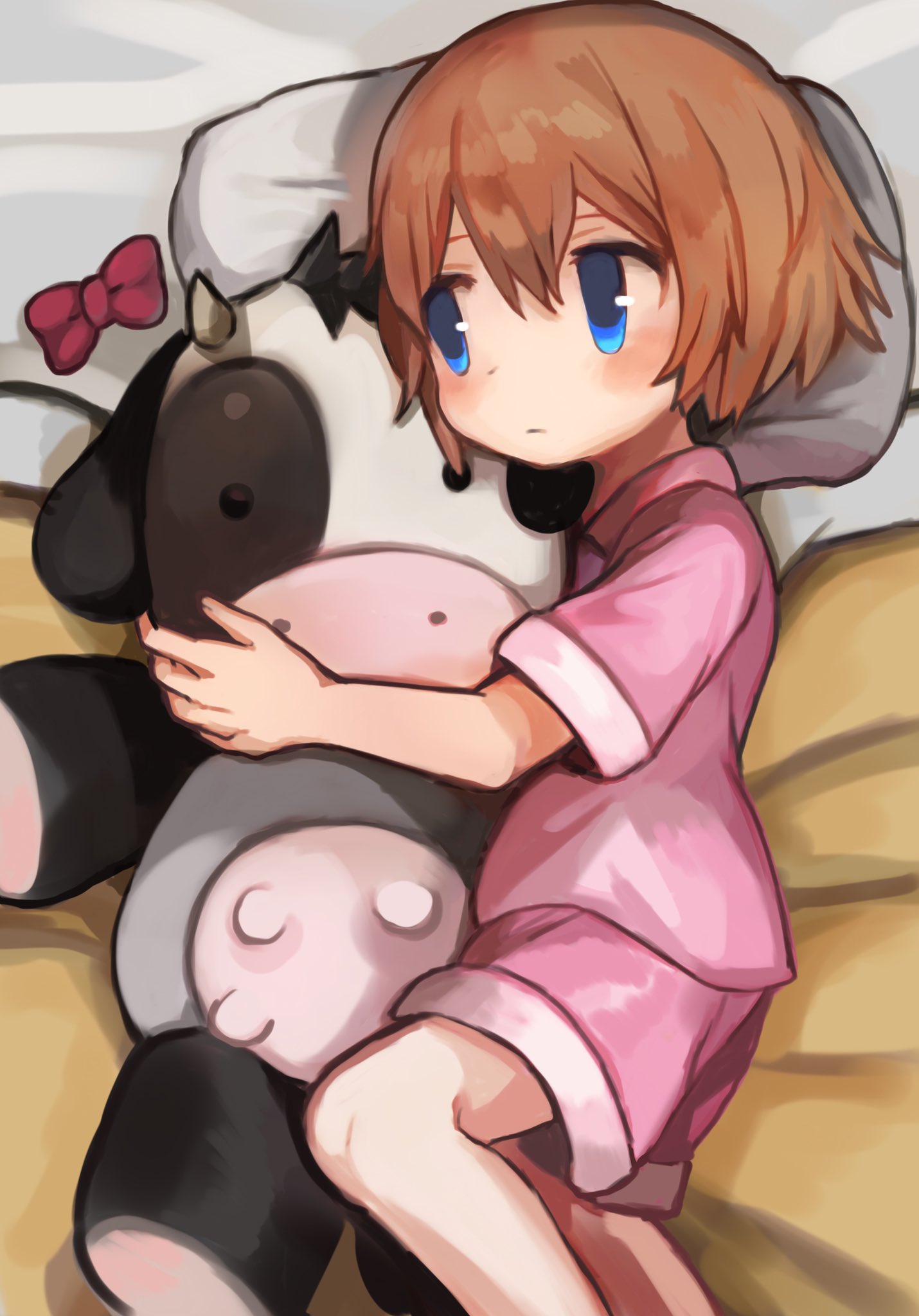 alternate_costume, blue_eyes, blush, commentary_request, cow, dido_(di_do_di_do), doki_doki_literature_club, highres, hugging_object, missing_headwear, on_bed, pajamas, pink_pajamas, sayori_(doki_doki_literature_club), stuffed_animal, stuffed_toy
