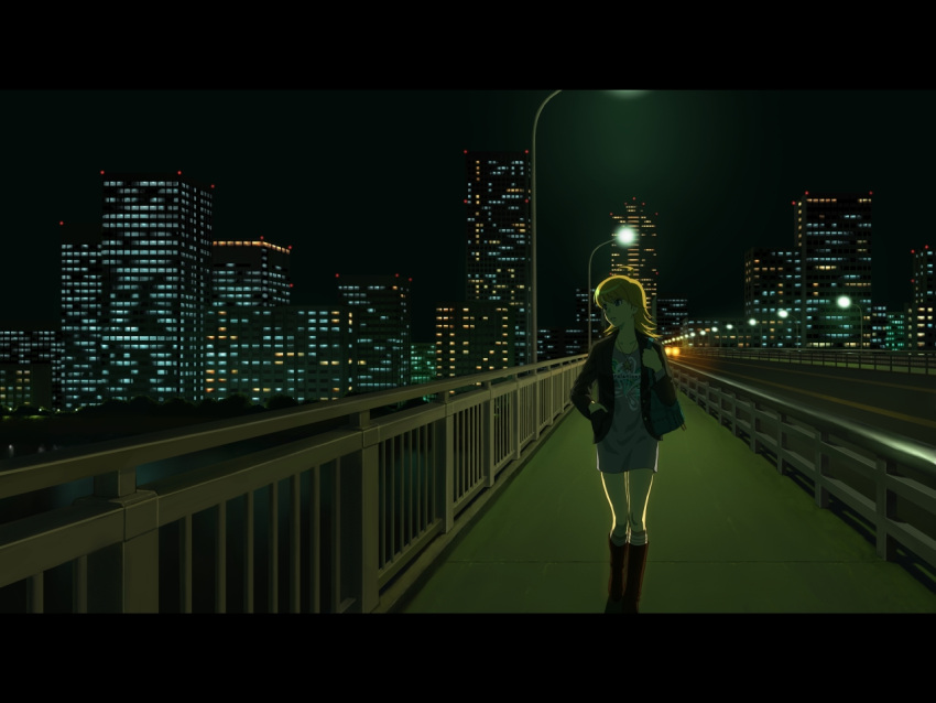 1girl, ahoge, bag, blonde_hair, boots, bridge, building, car, city, city_lights, dark, green_eyes, hand_in_pocket, handbag, hoshii_miki, idolmaster, lamppost, letterboxed, light, motor_vehicle, necklace, night, o'm, om_(carbohydratism), railing, scenery, shoulder_bag, skyline, solo, street, vehicle, wallpaper