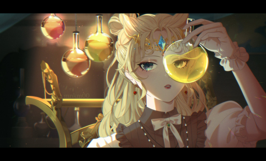 1girl, bib_collar, black_border, black_shirt, blonde_hair, blue_eyes, blue_gem, border, bow, bowtie, circlet, collared_shirt, commentary, covering_one_eye, dark, double_bun, drakaina_(shining_nikki), dress, earrings, english_commentary, expressionless, eyelashes, eyeshadow, floating, floating_object, forehead_jewel, frilled_dress, frilled_sleeves, frilled_wrist_cuffs, frills, gem, gold_circlet, hair_bun, highres, holding_beaker, indoors, jewelry, laboratory, letterboxed, light_particles, lipstick, long_hair, looking_at_viewer, magic, makeup, nikki_(series), parted_bangs, parted_lips, pink_eyeshadow, potion, puffy_short_sleeves, puffy_sleeves, railing, red_lips, reean, shining_nikki, shirt, shirt_under_dress, short_sleeves, solo, sphere_earrings, teeth, upper_body, upper_teeth_only, wavy_hair, white_bow, white_bowtie, white_dress, white_wrist_cuffs, wrist_cuffs