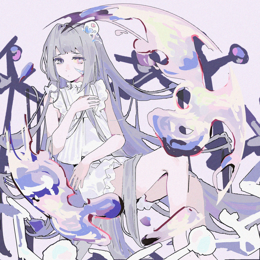 1girl, bare_legs, bare_shoulders, colored_sclera, commentary, faint_(morimens), grey_eyes, grey_hair, hand_up, heterochromia, highres, leftover_orz, long_hair, looking_at_viewer, morimens, pink_eyes, purple_background, scar, scar_on_face, simple_background, sleeveless, solo, yellow_sclera