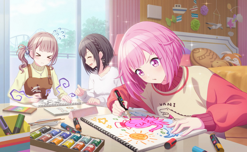 >_<, 3girls, :d, ^_^, blue_scrunchie, blue_sky, braid, brown_hair