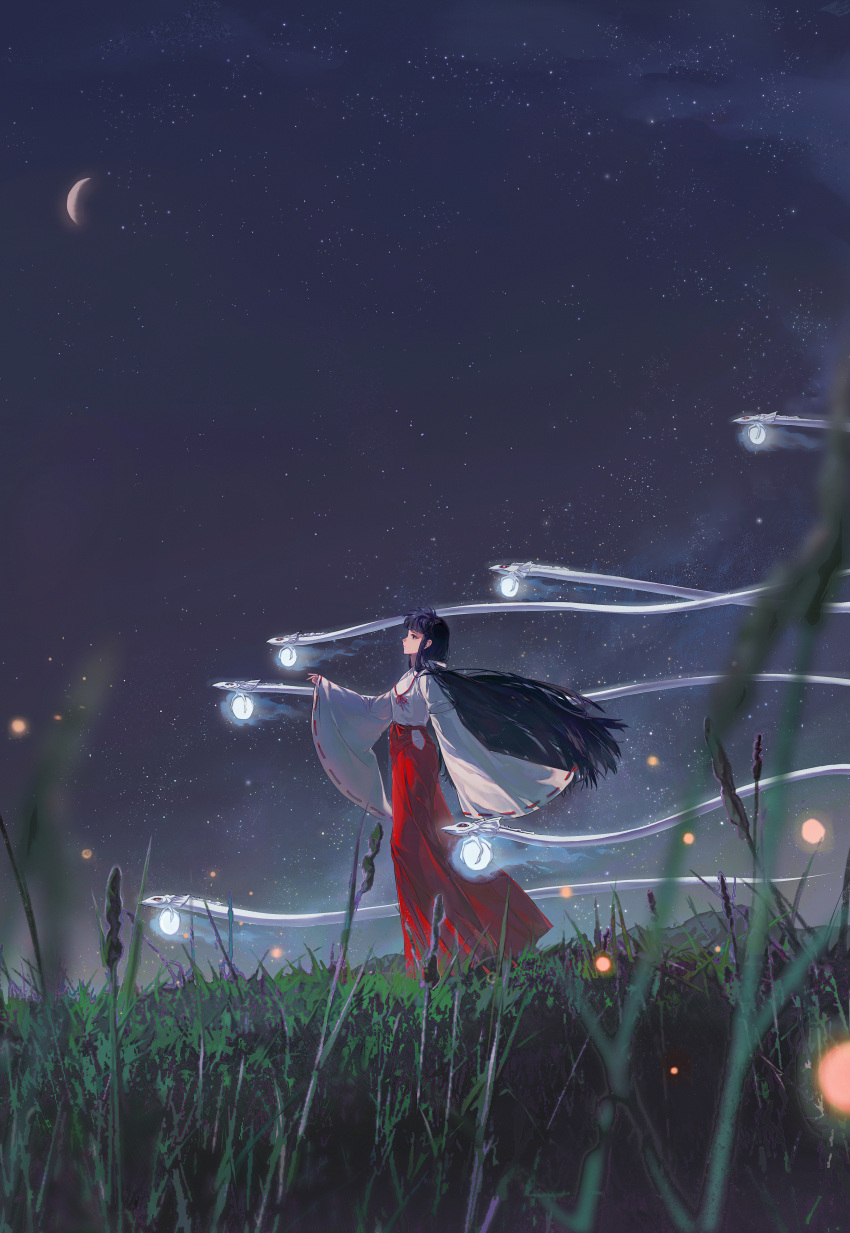 1girl, absurdres, black_eyes, black_hair, blunt_bangs, chinese_commentary, clear_sky, closed_mouth