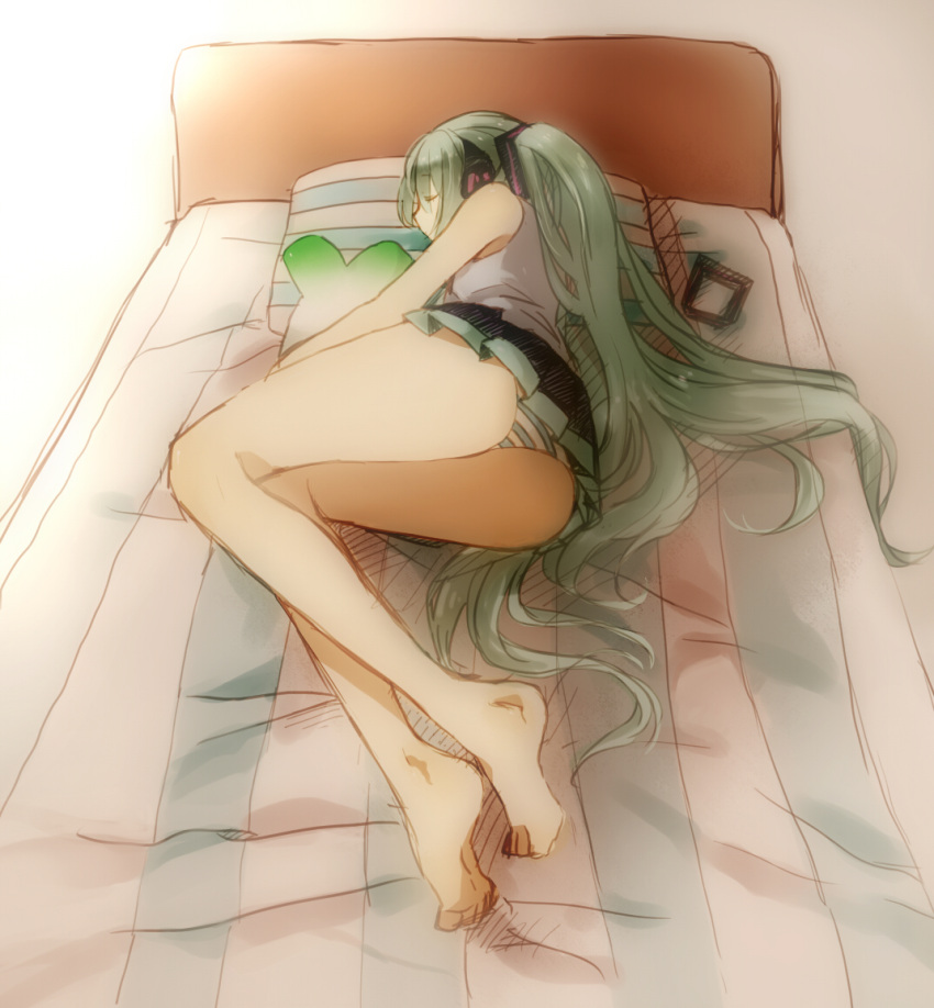 bare_shoulders, barefoot, bed, closed_eyes, eyes_closed, feet, foreshortening, green_hair