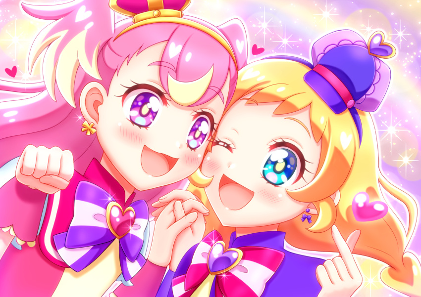 2girls, :3, :d, ;d, arched_crown, blonde_hair, blue_eyes, blush