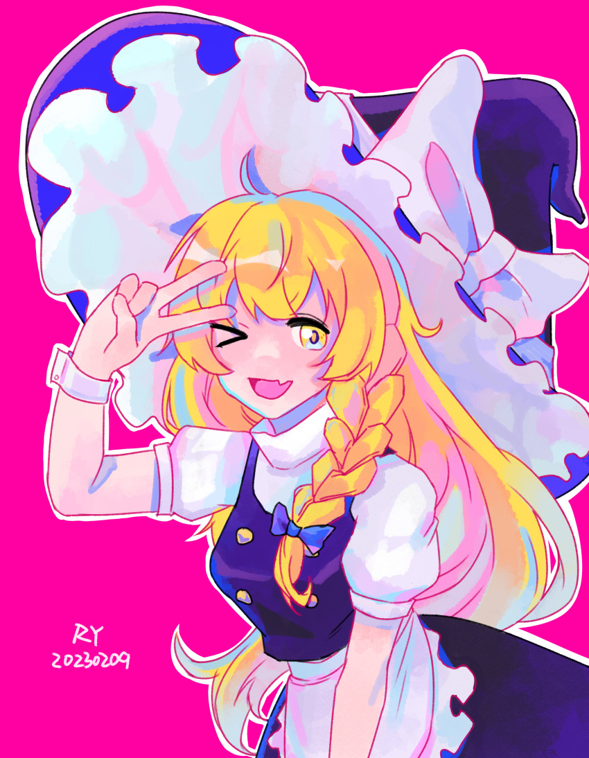>_<, 1girl, absurdres, apron, black_hat, black_skirt, black_vest, blonde_hair, braid, commentary, dated, eihara, fang, frilled_apron, frills, hat, highres, kirisame_marisa, long_hair, looking_at_viewer, open_mouth, pink_background, puffy_short_sleeves, puffy_sleeves, shirt, short_sleeves, signature, single_braided_sidelock, skin_fang, skirt, solo, touhou, v, vest, white_apron, white_shirt, white_wrist_cuffs, witch_hat, wrist_cuffs