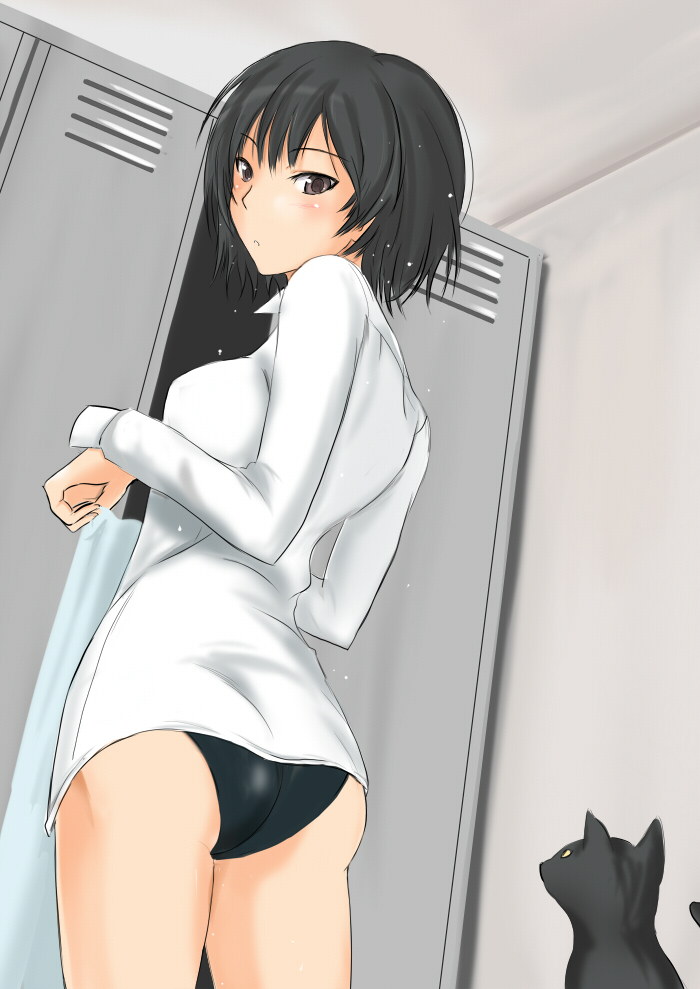1girl, amagami, ass, black_eyes, black_hair, bob_cut, cat, face, locker, looking_back, looking_down, murasaki_iro, nanasaki_ai, puu_(amagami), short_hair, solo, swimsuit, swimsuit_under_clothes, towel