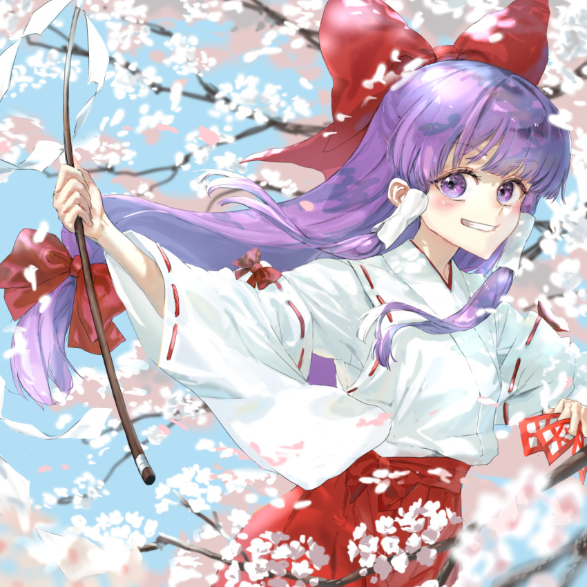 1girl, between_fingers, bow, cherry_blossoms, commentary_request, flower, gohei, grin