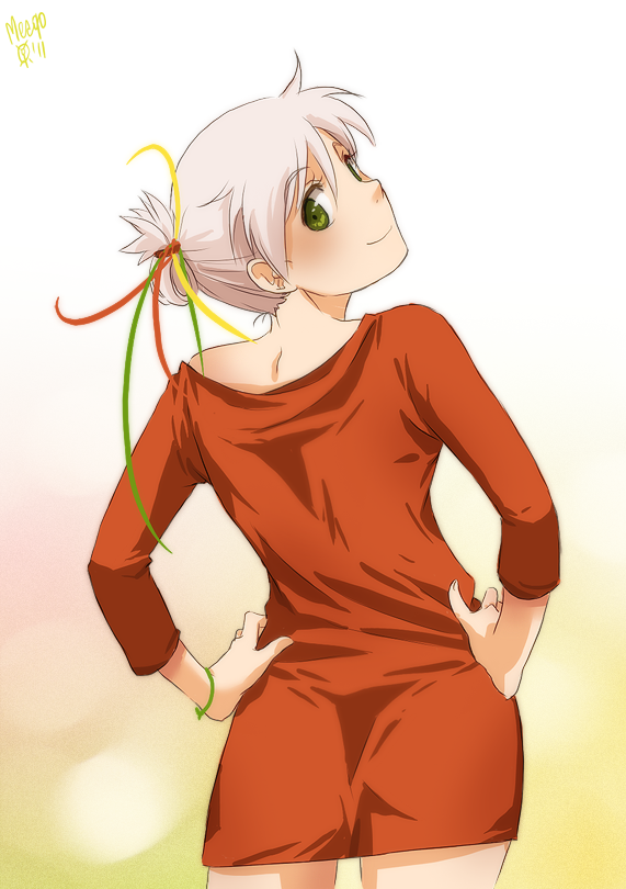 bracelet, emily_(meago), face, from_behind, green_eyes, hair_tie, jewelry, light_smile